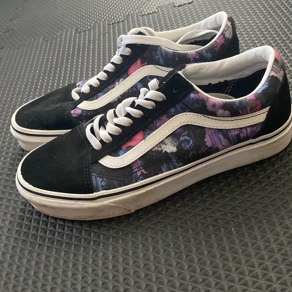 Vans Shoes - Barely worn women’s 8.5 shoes.